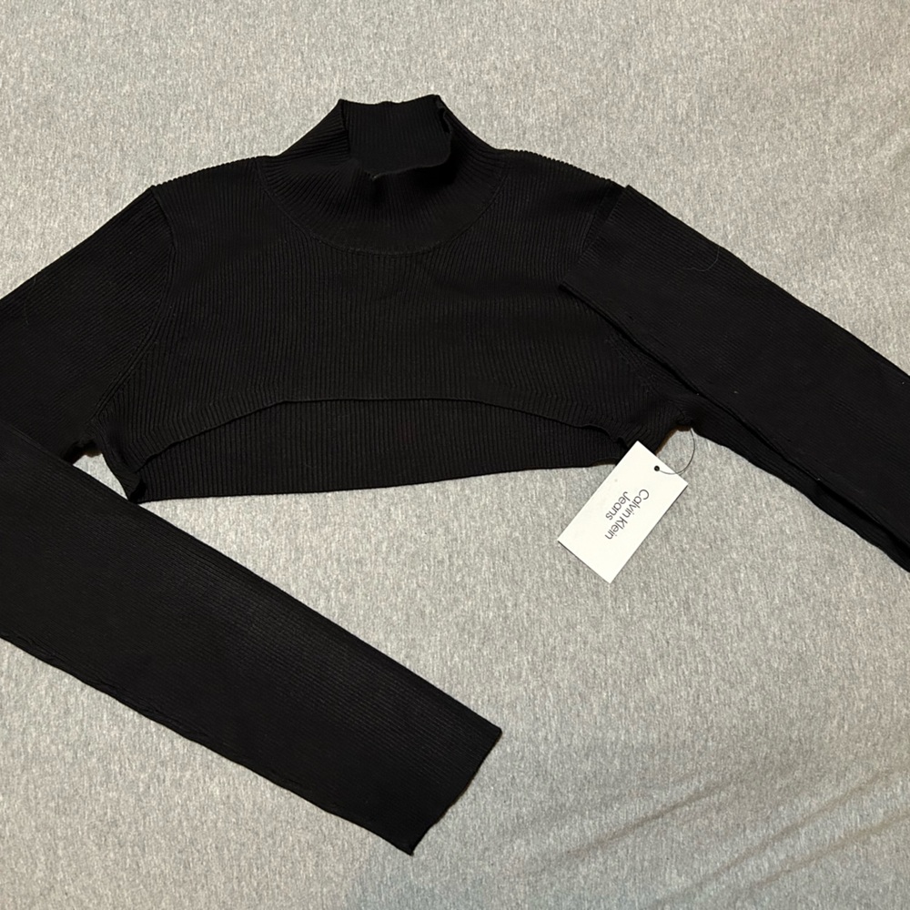 Calvin Klein Jeans Black Crop Top
A27